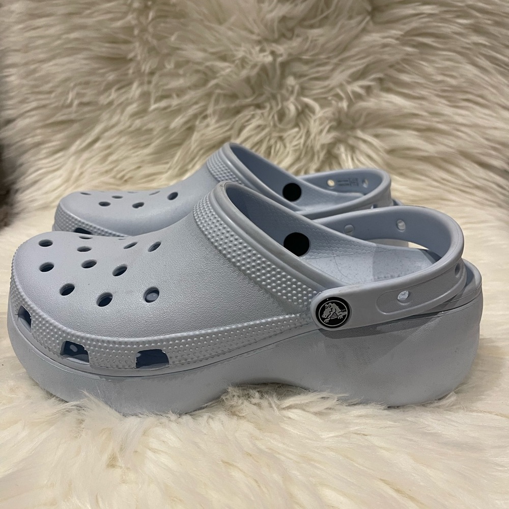 NWT Women’s PLATFORM CROCS